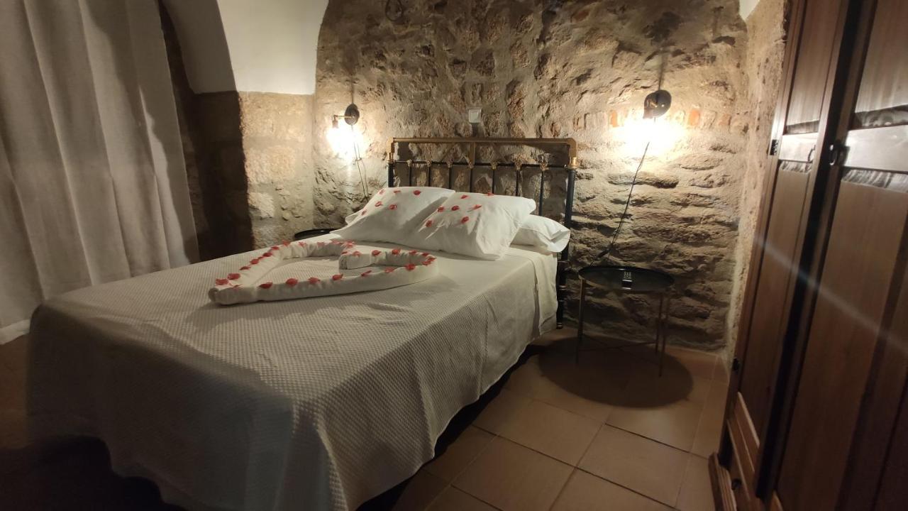 Apartamentos Rurales La Casa De Luis Santa Cruz de la Sierra Eksteriør billede