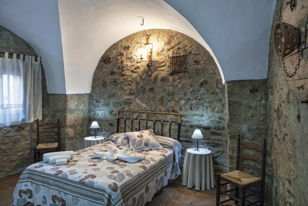 Apartamentos Rurales La Casa De Luis Santa Cruz de la Sierra Værelse billede