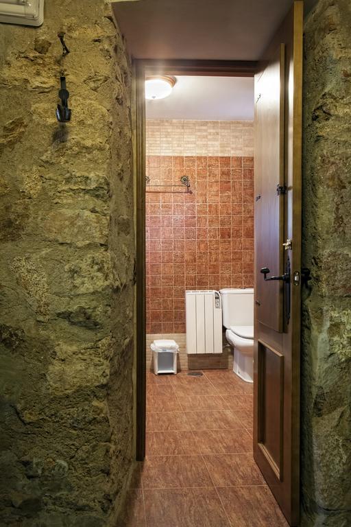 Apartamentos Rurales La Casa De Luis Santa Cruz de la Sierra Værelse billede