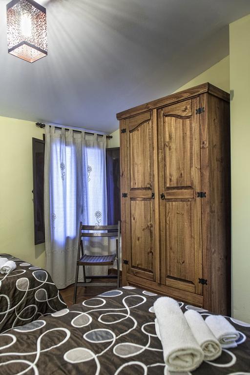 Apartamentos Rurales La Casa De Luis Santa Cruz de la Sierra Værelse billede